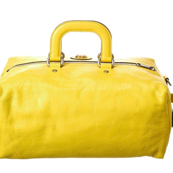 Gucci - Interlocking GG Small Convertible Duffle Bag in Crinkle Yellow Leather - Picture 3 of 16